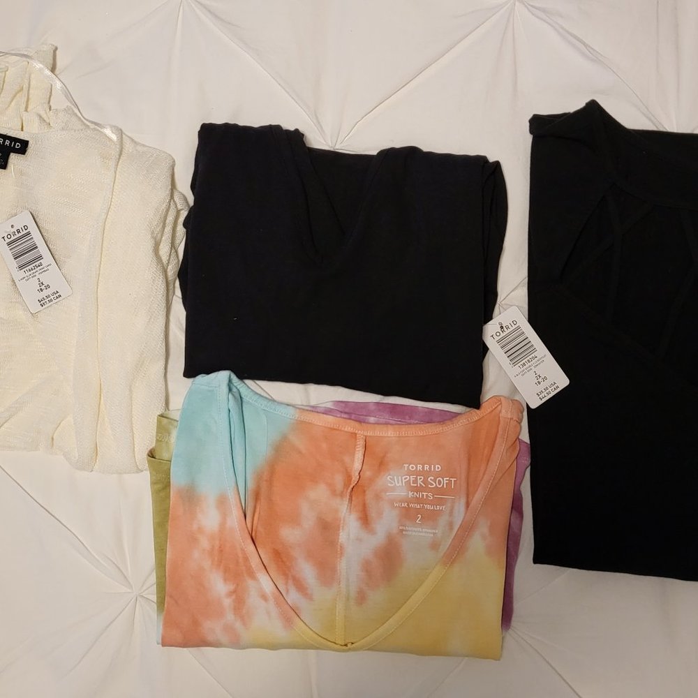 Torrid Womens Clothing Size 2 LOT of 4 pieces, 2 NWT & 2 NWOT Plus size